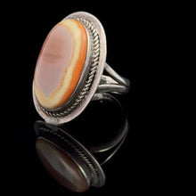 Lejupielādēt attēlu galerijas skatītājā, Gredzens Pārakmeņojusies koksne, 18. izmērs; sudrabs 925