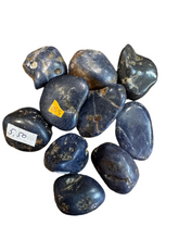 Load image into Gallery viewer, Sapphire blue 10-15gr 20*10mm