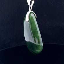 Lejupielādēt attēlu galerijas skatītājā, Kulons nefrīts 4cm 14gr