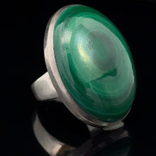Lejupielādēt attēlu galerijas skatītājā, Gredzens malahīts; 17,5 izmērs; sudrabs 925