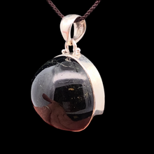 Load image into Gallery viewer, Pendant Diopside 2.5cm: silver 925