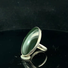 Lejupielādēt attēlu galerijas skatītājā, Sajanija nefrīta gredzens, 17. izmērs, 43 g, akmens 15 x 30 mm; 925. proves sudrabs