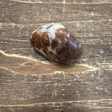 Load image into Gallery viewer, Garnet spessartine in quartz 3cm 40-60gr