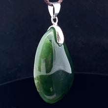 Lejupielādēt attēlu galerijas skatītājā, Kulons nefrīts 4cm 14gr