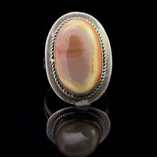 Lejupielādēt attēlu galerijas skatītājā, Gredzens Pārakmeņojusies koksne, 18. izmērs; sudrabs 925