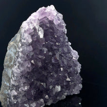 Lejupielādēt attēlu galerijas skatītājā, Ametista drūza 490–550 g; jeb 10 x 10 x 2 cm;