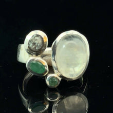 Lejupielādēt attēlu galerijas skatītājā, Mēnessakmens gredzens (odulārs), dimants 20,5, izmērs 12,2 g; 925 sudrabs;