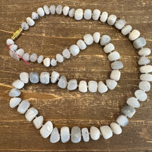 Lejupielādēt attēlu galerijas skatītājā, Cacholong kaklarota 55 cm, nelīdzenas krelles 9 x 6 mm