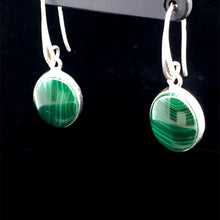 Lejupielādēt attēlu galerijas skatītājā, Auskari malahīts: sudrabs 925