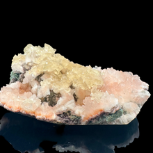 Загрузить изображение в средство просмотра галереи, Друза апофеллит 220 гр 9 на 2 на 11 см