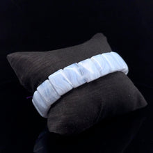 Load image into Gallery viewer, Bracelet Blue Agate 10*14mm 19 beads