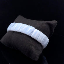 Load image into Gallery viewer, Bracelet Blue Agate 10*14mm 19 beads