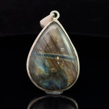 Загрузить изображение в средство просмотра галереи, Кулон Лабрадорит 4*2,5см: серебро 925