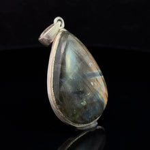 Загрузить изображение в средство просмотра галереи, Кулон Лабрадорит 4*2,5см: серебро 925
