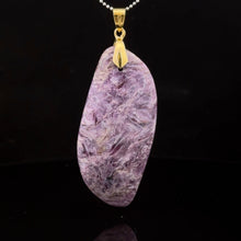 Lejupielādēt attēlu galerijas skatītājā, Kulons Charoite Siberia 5cm; 7 g