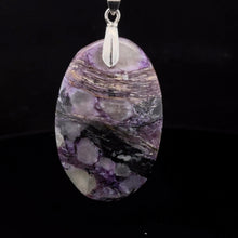 Lejupielādēt attēlu galerijas skatītājā, Kulons Charoite Siberia 5,5cm; 7 g