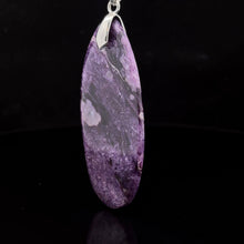 Lejupielādēt attēlu galerijas skatītājā, Kulons Charoite Siberia 5,5cm; 7 g