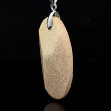 Lejupielādēt attēlu galerijas skatītājā, Aventurīna kulons balts 5 cm x 2 cm