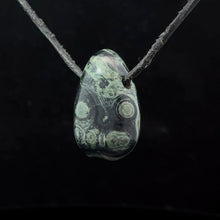 Lejupielādēt attēlu galerijas skatītājā, Jasper Pendant 2 cm