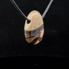 Lejupielādēt attēlu galerijas skatītājā, Septaria kulons 2 cm