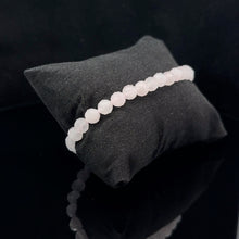 Load image into Gallery viewer, Bracelet Quartz pink 6mm 32 beads