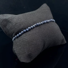 Lejupielādēt attēlu galerijas skatītājā, Rokassprādze safīra slīpēta, 3mm, 47 krelles