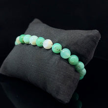 Lejupielādēt attēlu galerijas skatītājā, Chrysoprase rokassprādze 8mm, 24 krelles