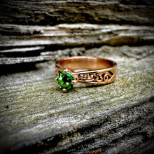 Lejupielādēt attēlu galerijas skatītājā, Gredzens Granāts 0,25 karātu zeltā 585
