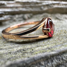 Load image into Gallery viewer, Spinel Ring 0.8 ct in 585 gold