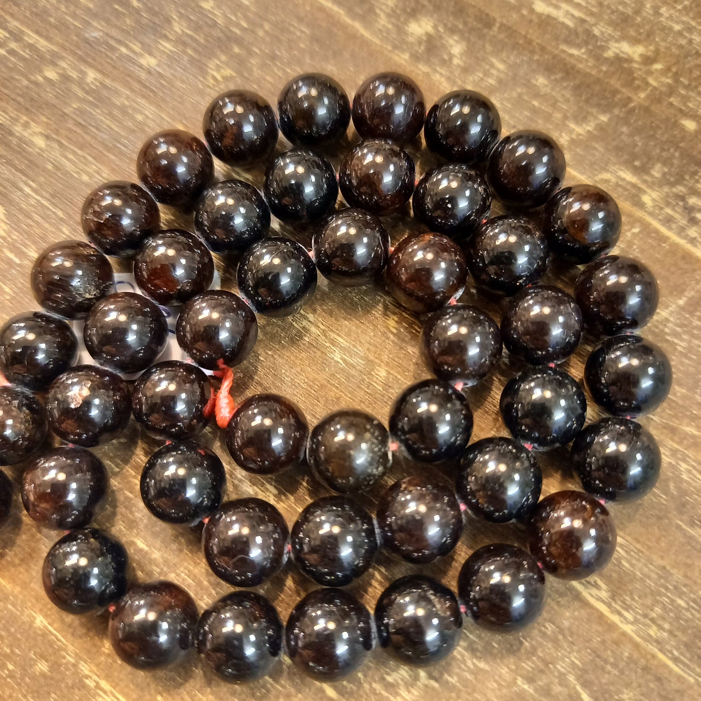 Granāta pirop pērlītes 8 mm, 47 gab.