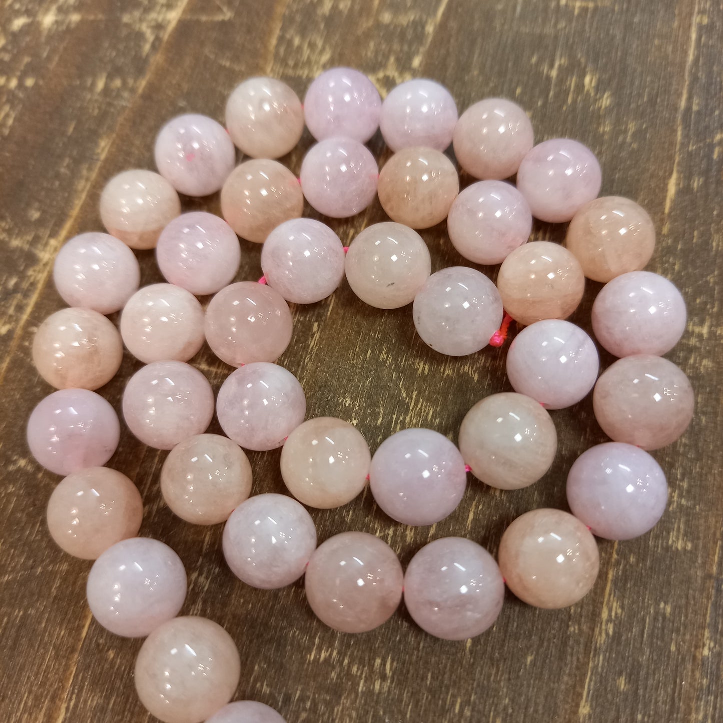 Morganīta krelles 10mm, 40gab