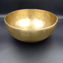 Load image into Gallery viewer, Singing bowls 740g 15.5cm