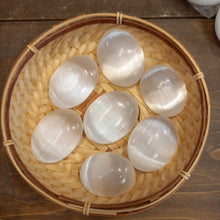 Lejupielādēt attēlu galerijas skatītājā, Selenīts (Madagaskara) 34 gr 5 cm