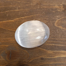 Lejupielādēt attēlu galerijas skatītājā, Selenīts (Madagaskara) 34 gr 5 cm