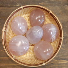 Загрузить изображение в средство просмотра галереи, Розовый кварц мадагаскар 6см