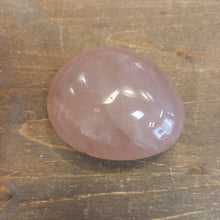 Загрузить изображение в средство просмотра галереи, Розовый кварц мадагаскар 6см