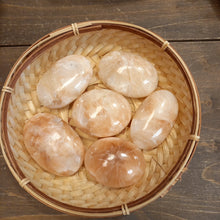 Load image into Gallery viewer, Stilbite 4cm 63g