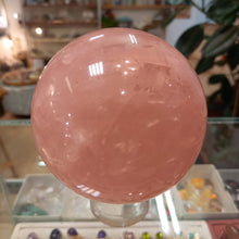 Загрузить изображение в средство просмотра галереи, Шар Кварц розовый, 90 мм экстра качество
