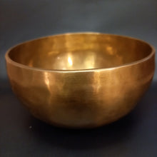 Load image into Gallery viewer, Singing bowls 870 gr 18.5 cm