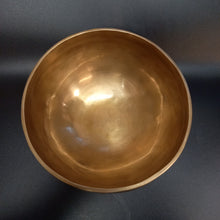 Load image into Gallery viewer, Singing bowls 870 gr 18.5 cm