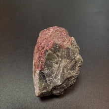 Загрузить изображение в средство просмотра галереи, Кристалл Эвдиалит 60г, 5x5x2см