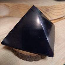 Load image into Gallery viewer, Pyramid Shungite