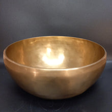 Load image into Gallery viewer, Singing bowls 950g 20cm