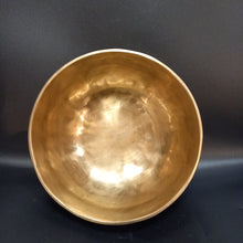 Load image into Gallery viewer, Singing bowls 650g 15cm