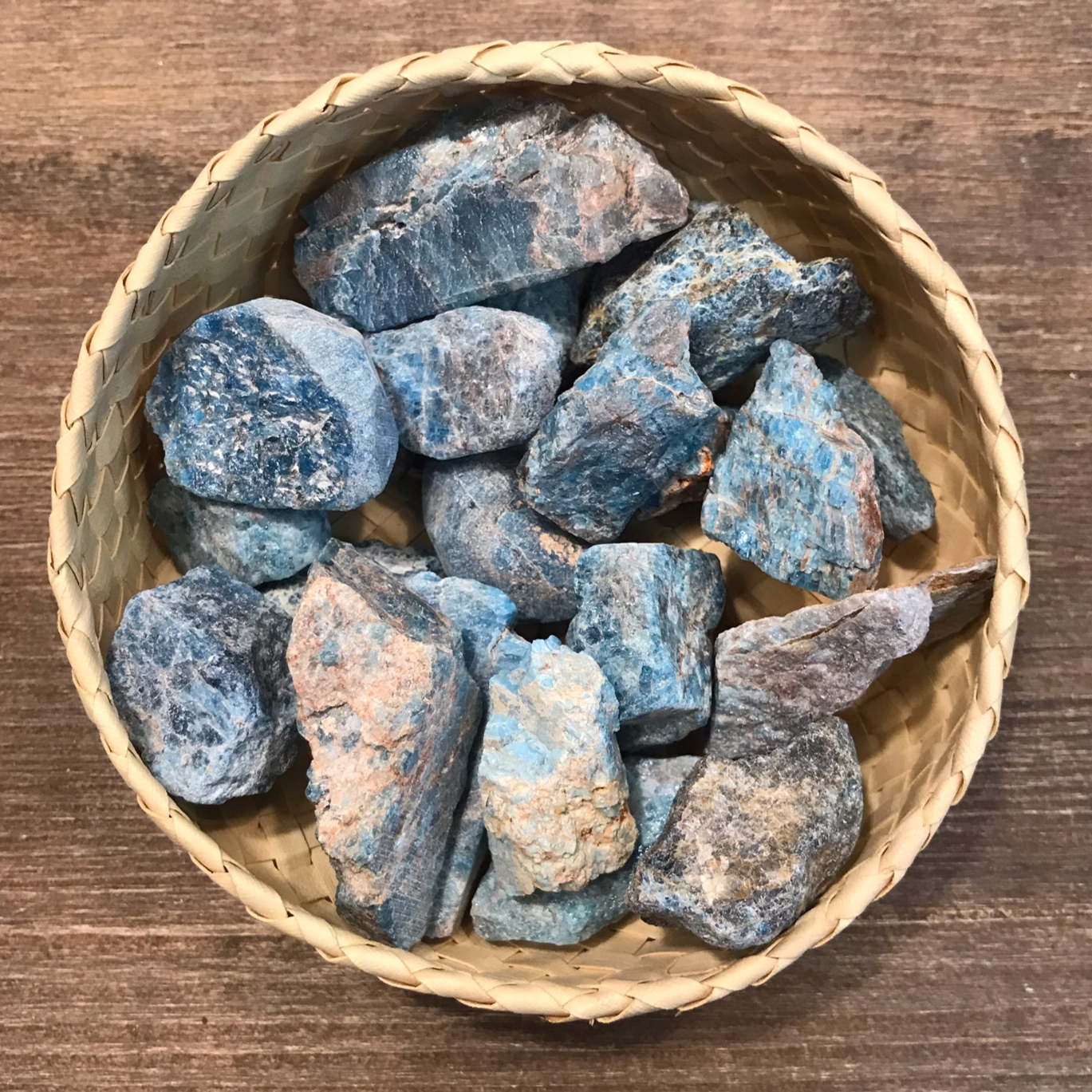 Apatīts 2x2x1,5cm 23g