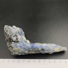 Load image into Gallery viewer, Crystal Kyanite 178g, 13x5x3cm