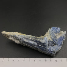 Load image into Gallery viewer, Crystal Kyanite 178g, 13x5x3cm