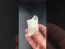 Загружайте и воспроизводите видео в средстве просмотра галереи Quartz 49 g 6 × 3 × 3 cm