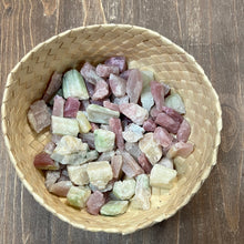 Lejupielādēt attēlu galerijas skatītājā, Arbūza Turmalīns Kristāls 2-4 gr, 15-23 mm