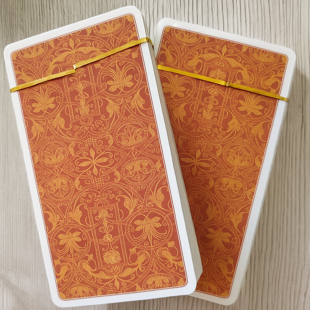 Tarot Lenormand Tarot Encyclopedia Avalon/Hachette card back